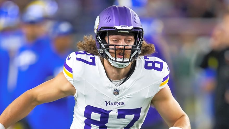 T.J. Hockenson shares what stands out about J.J. McCarthy