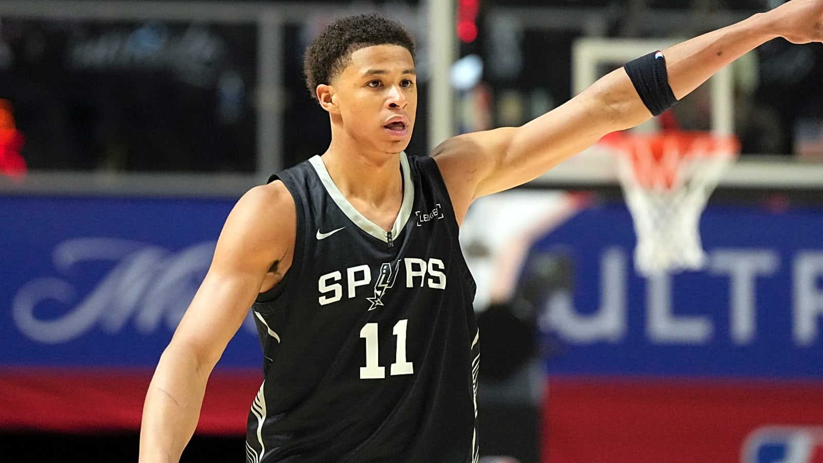 NBA rookie draws attention for shutting down Cooper Flagg