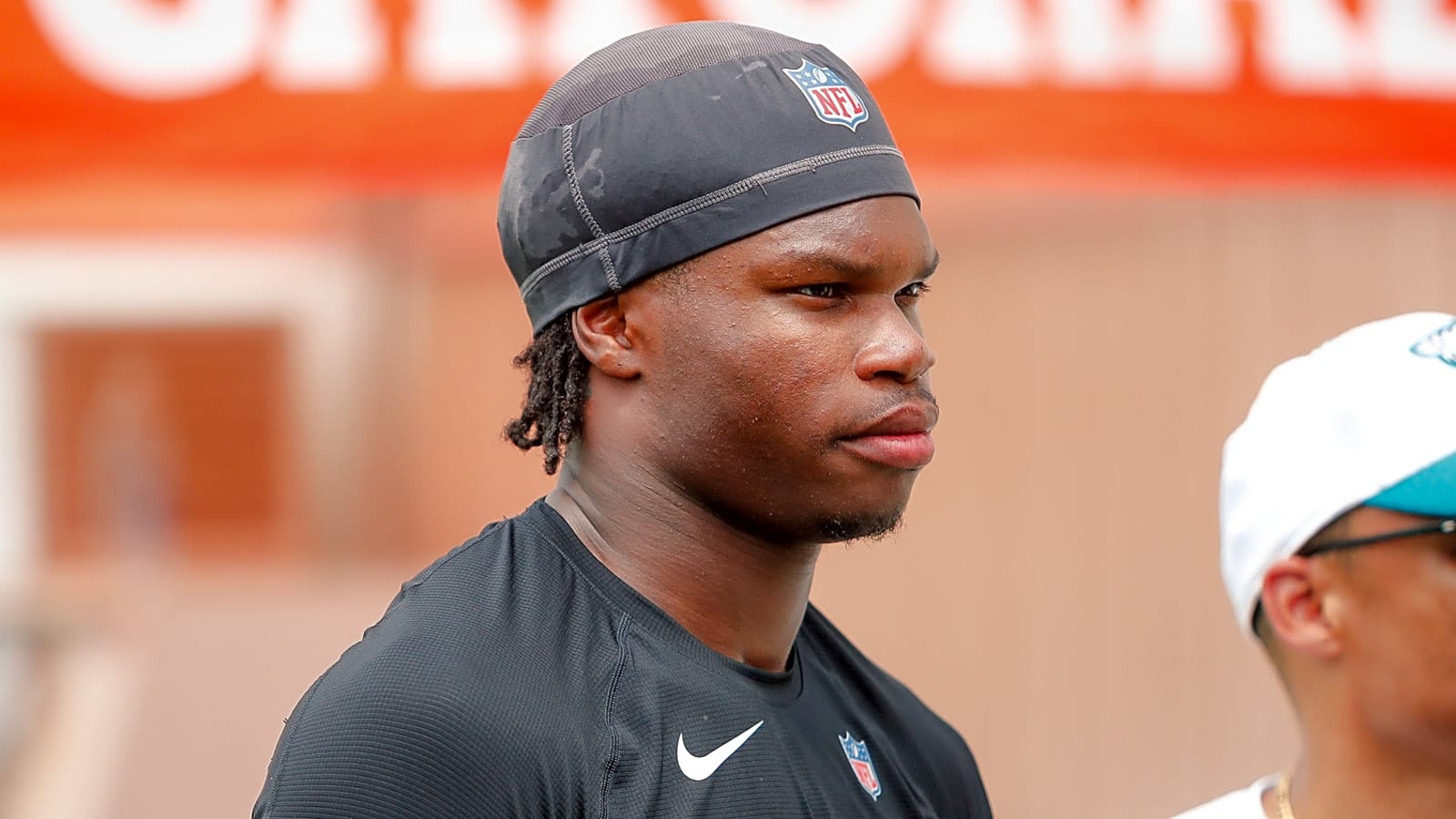 AFC executive reacts to Browns passing on Hunter, Carter
