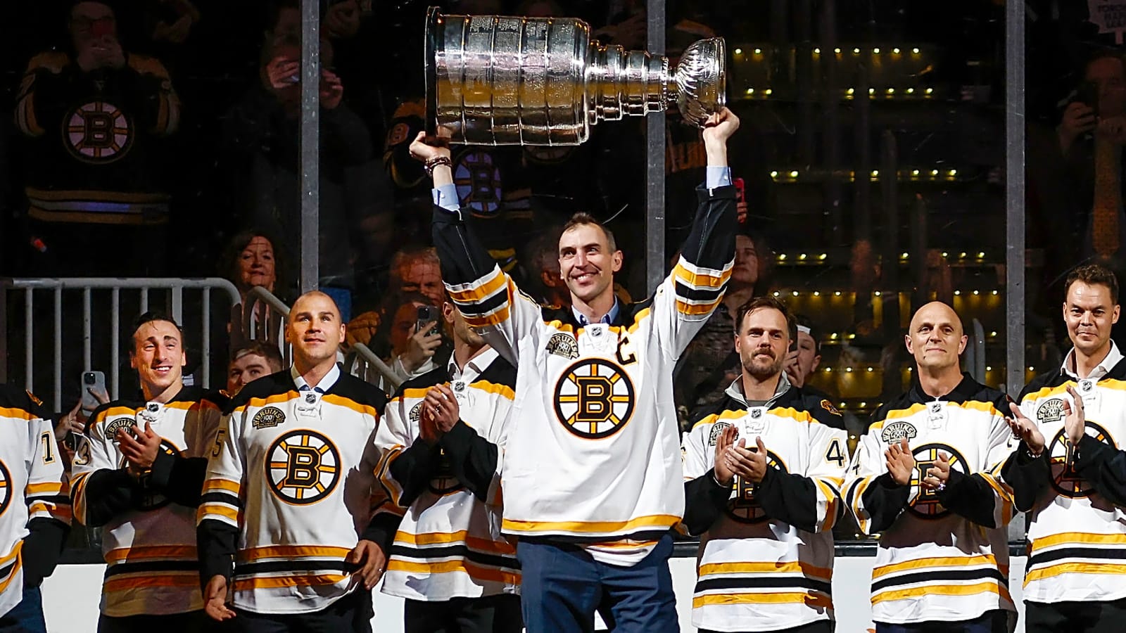 Bruins bring back Zdeno Chara in surprising capacity