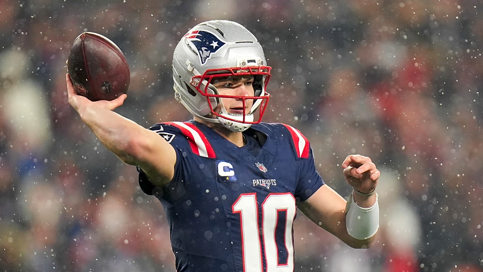 Drake Maye reacts to brutal Bo Nix injury