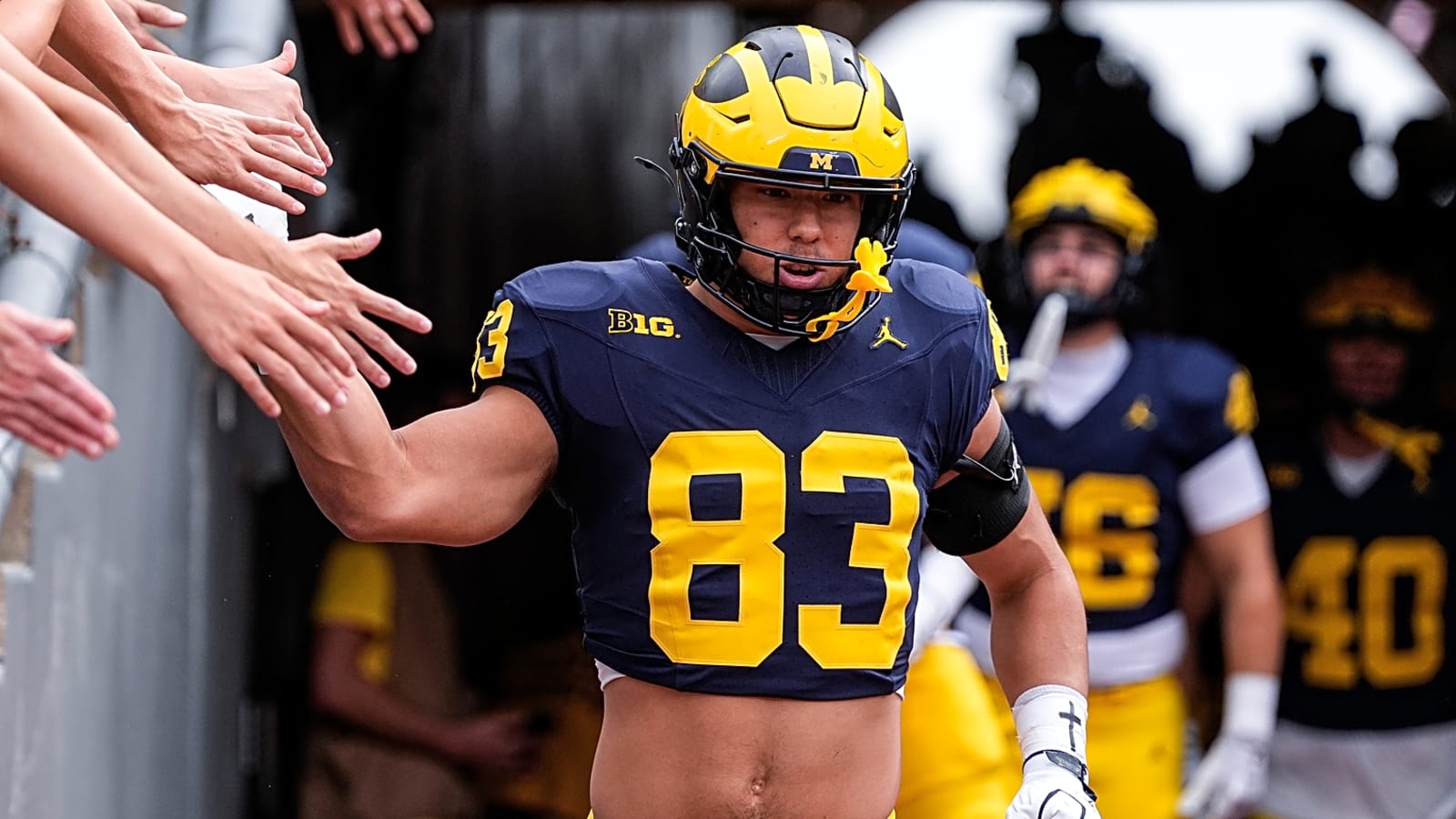Michigan TE apologizes for leaked texts directed at coach