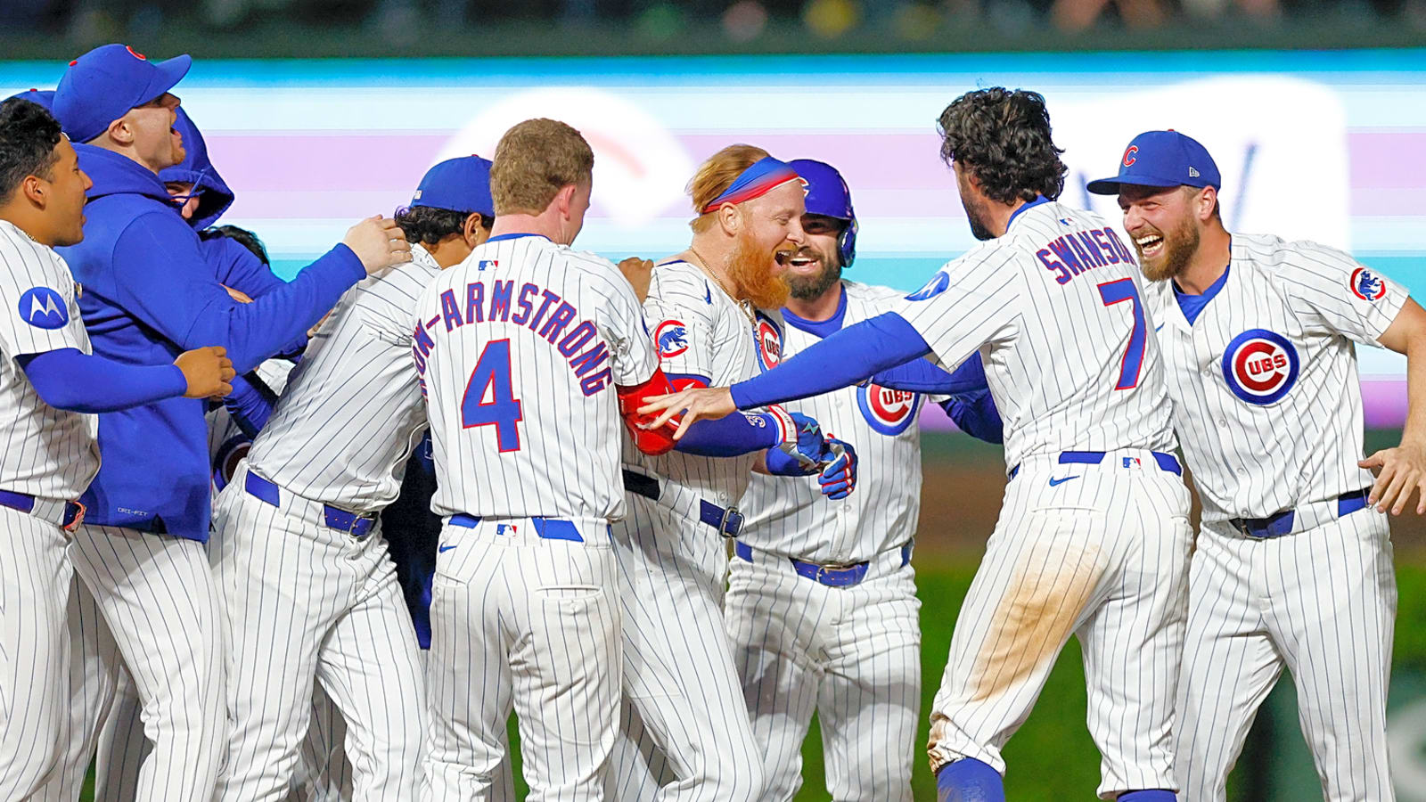 Astros, Cubs, Tigers deliver walk-off wins minutes apart