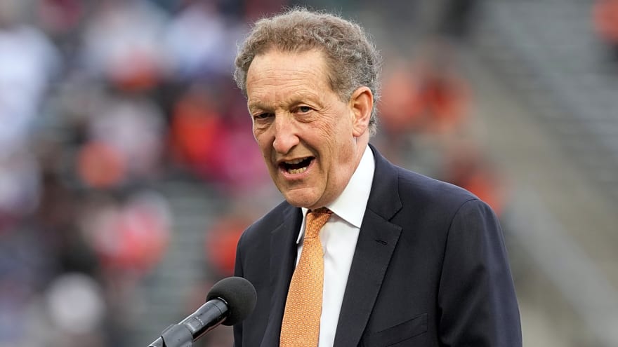 Giants CEO calls Dodgers a 'dragon to slay'