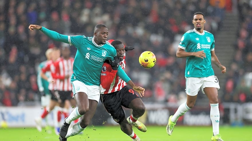 87% duels won: Virgil van Dijk rightly lauded ‘outstanding’ teammate after Liverpool victory