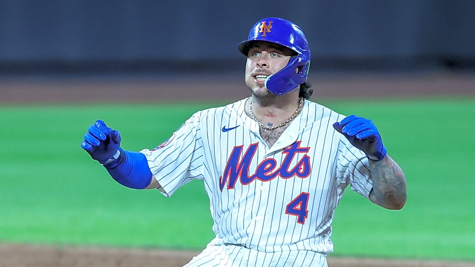 Mets catcher could play through thumb injury but will require surgery