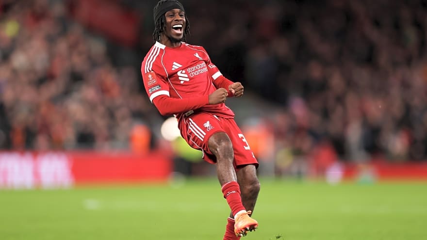 ‘Provides something different’ – Aldridge loved what he saw from one Liverpool player v Barnsley