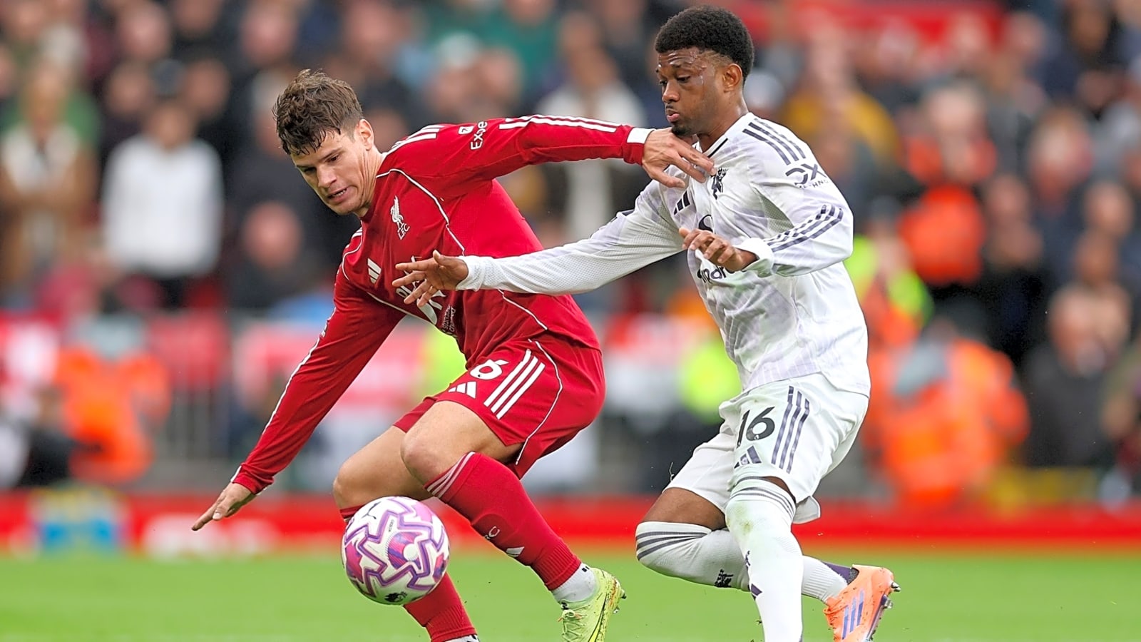 ‘Plays like a 10-year-old’ – Gary Neville rips into Liverpool man who was ‘all over the place’