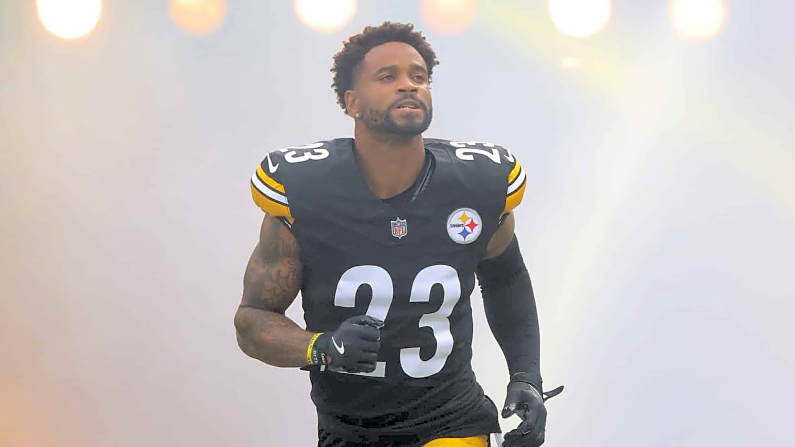 Darius Slay Announces Retirement During 2026 Offseason