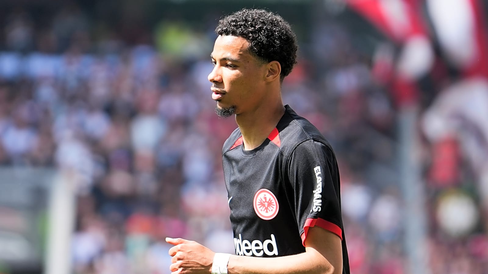 Manchester United can capitalise on Liverpool delay in the race for 22-year-old French ace