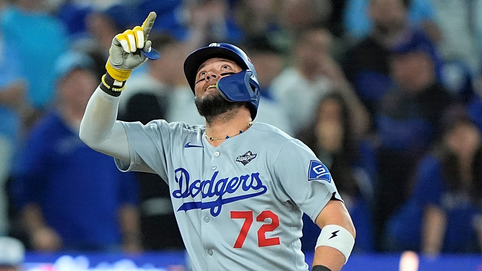 Dodgers bring back World Series hero on a one-year deal