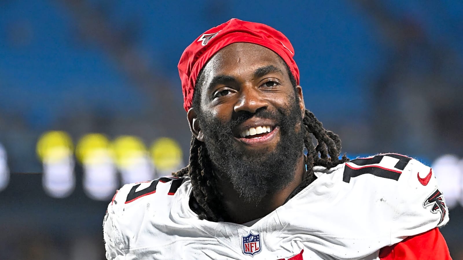 Dolphins bolster defense by signing four-time Pro Bowl pass rusher
