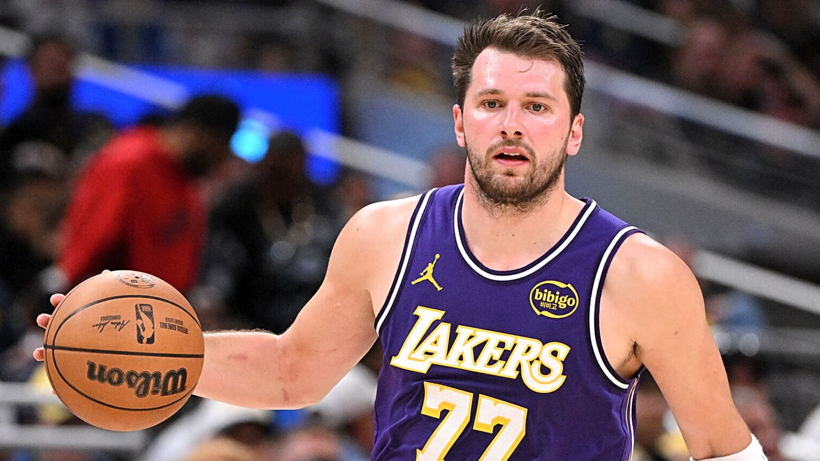 Luka Doncic extends his league lead with 43 points in Lakers' win