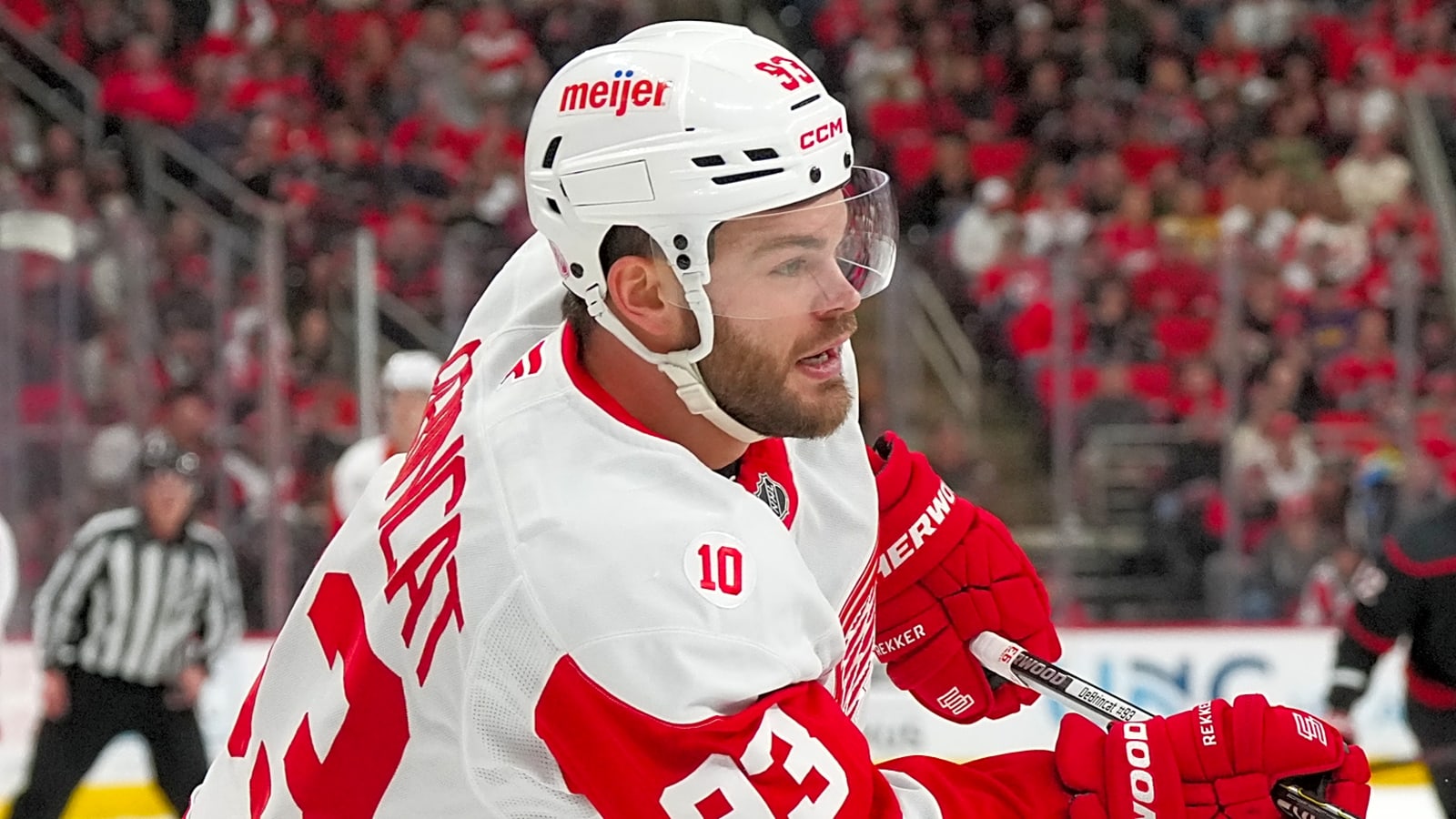 Alex DeBrincat steals point for Red Wings with milestone goal
