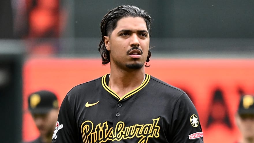 Pirates, Red Sox both rolling the dice in Johan Oviedo trade