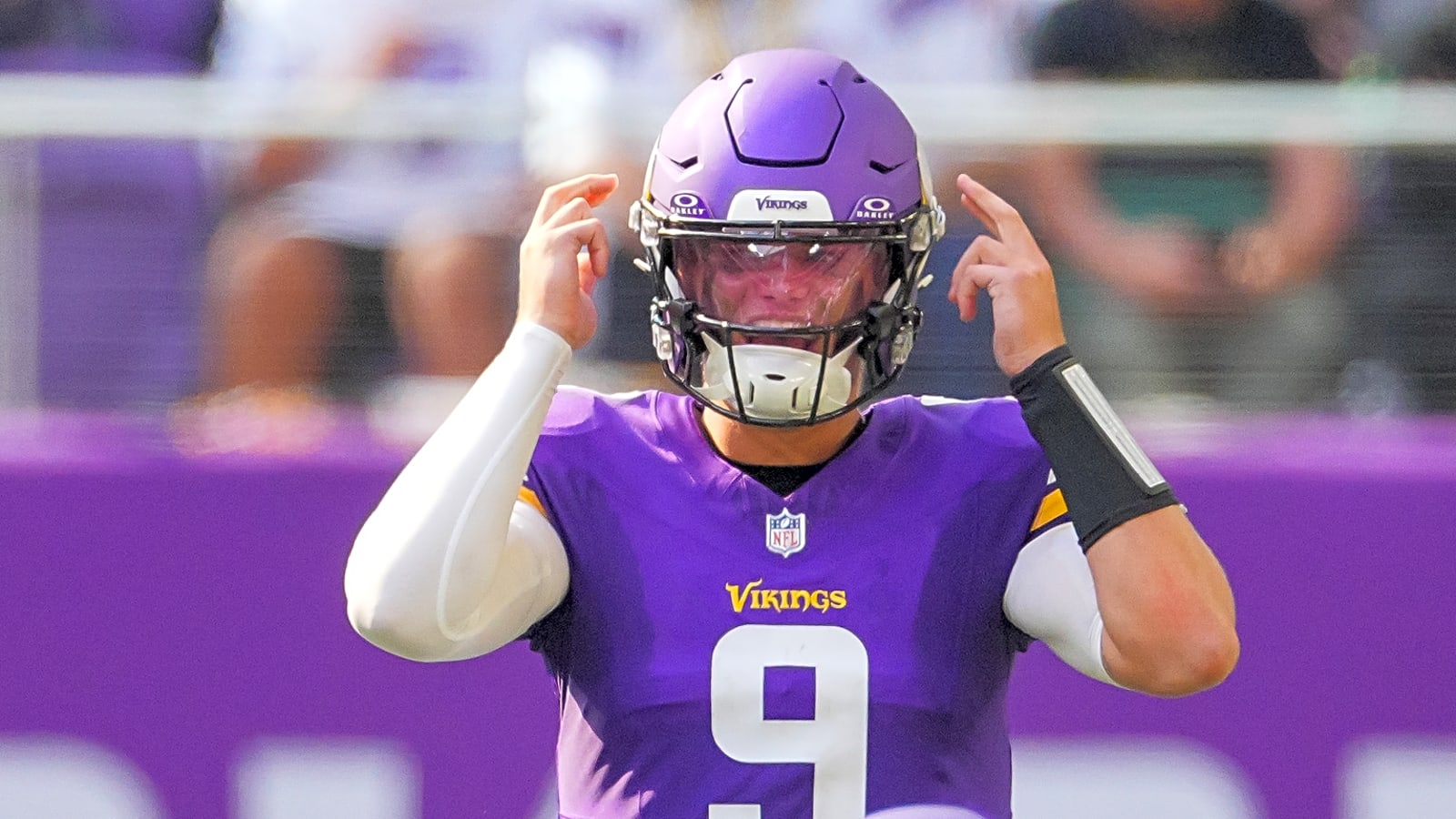 Why Vikings players are 'all behind' McCarthy being QB1