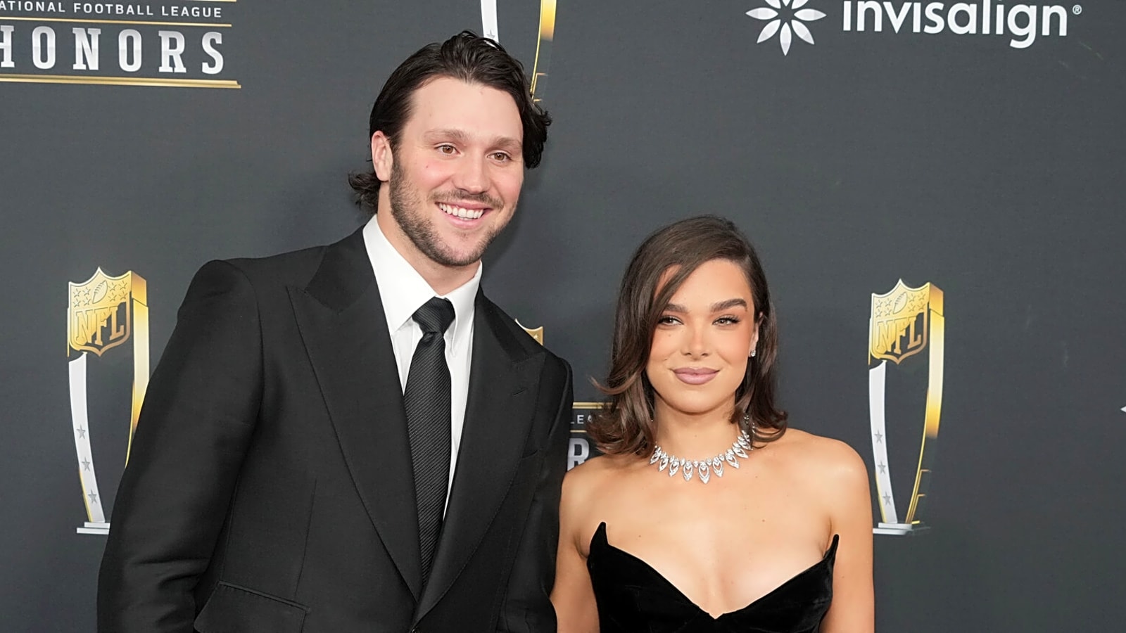 Bills QB Josh Allen shares sweet tribute to Hailee Steinfeld after wedding