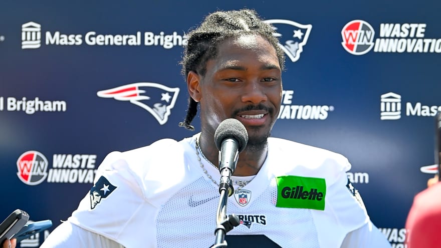 Patriots WR Stefon Diggs issues a sincere apology