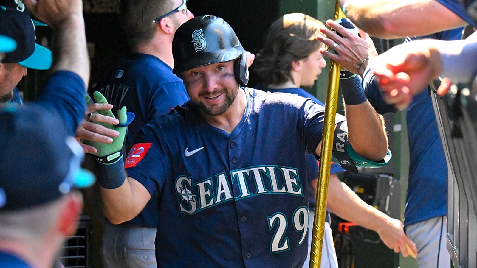 Cal Raleigh makes MLB history in multi-homer performance  
