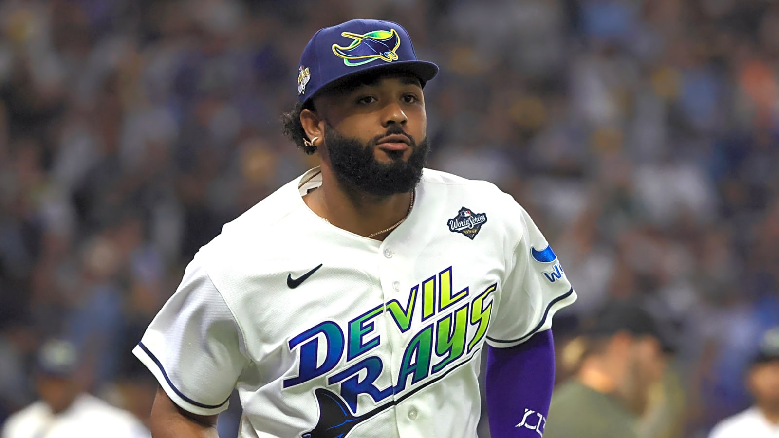 Rays benefit from a missed call on the basepaths in World Series Game 4