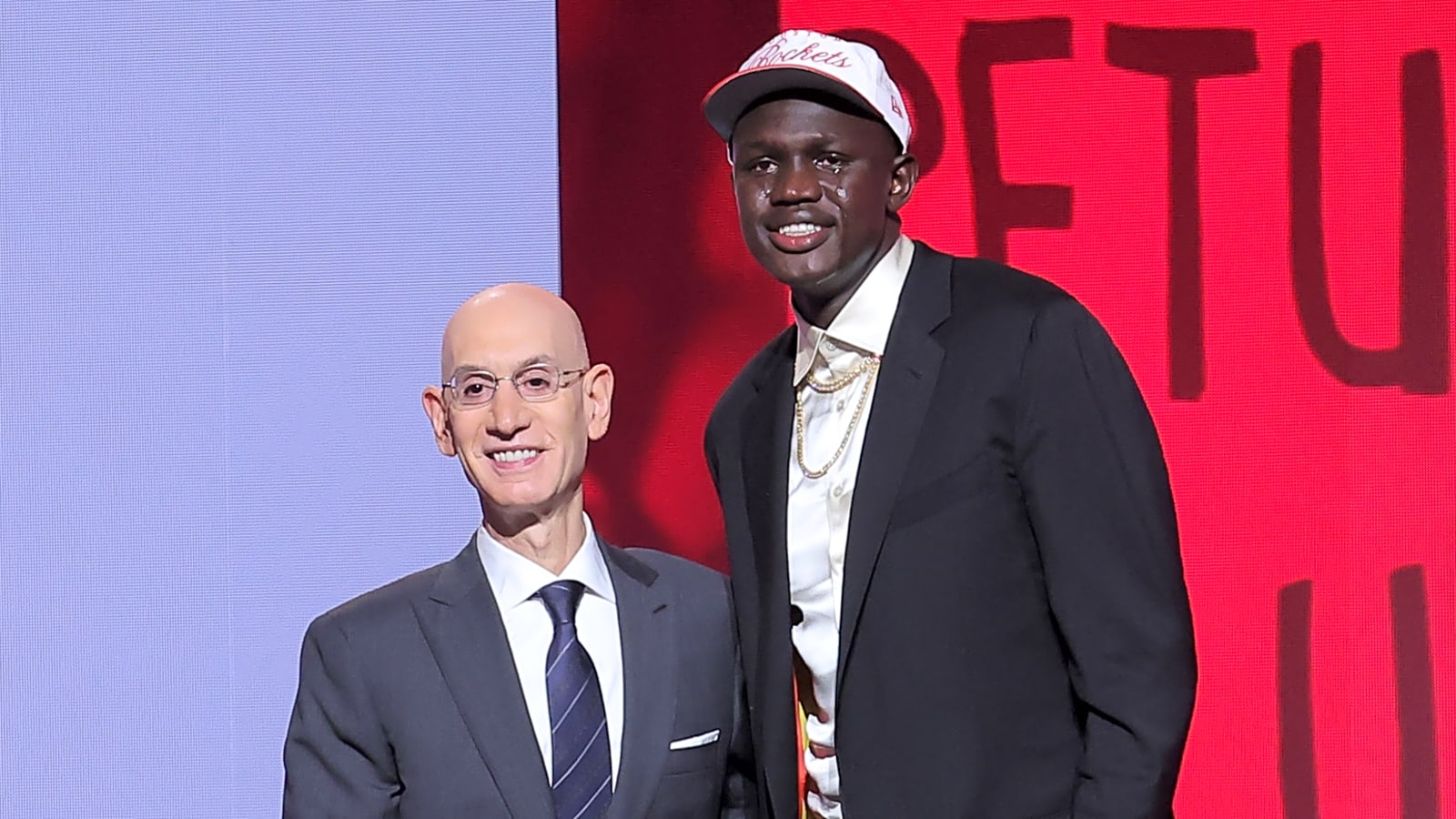 Suns select top center prospect with No. 10 pick