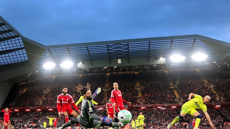 ‘Pathetic’ – Ashley Young says Liverpool were ‘terrible’ at one thing against Spurs at Anfield