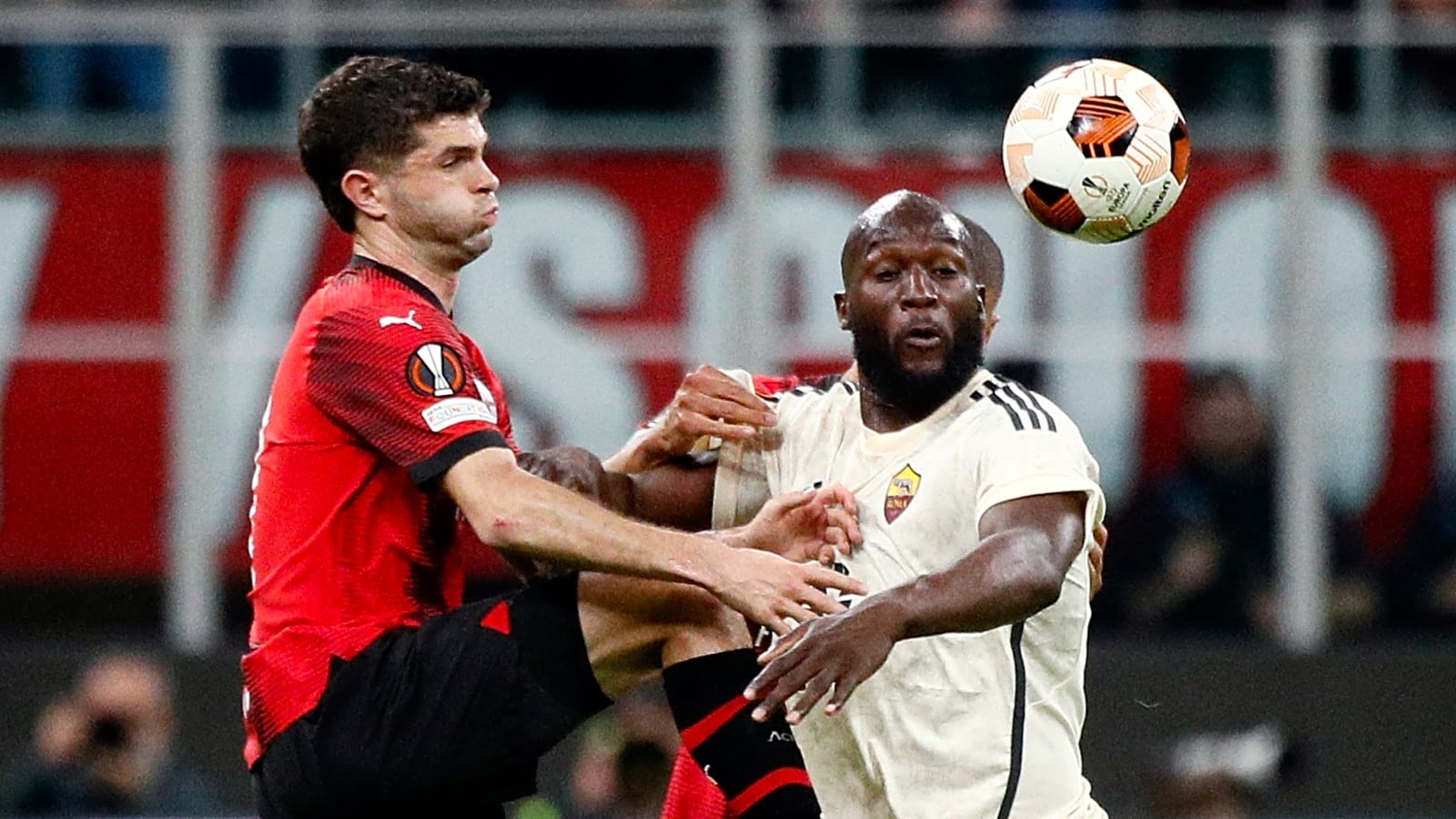 Romelu Lukaku offers himself to arch rivals of former club
