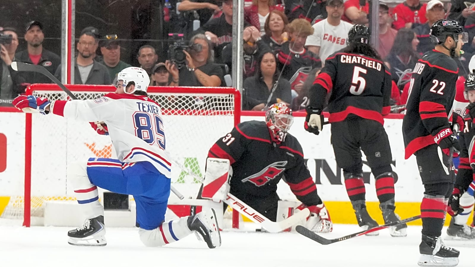 Hurricanes' ECF struggles continue in Game 1 loss