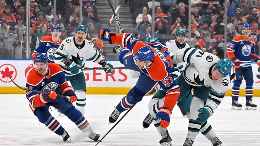 Strong third period, depth scoring lead Oilers past desperate Sharks