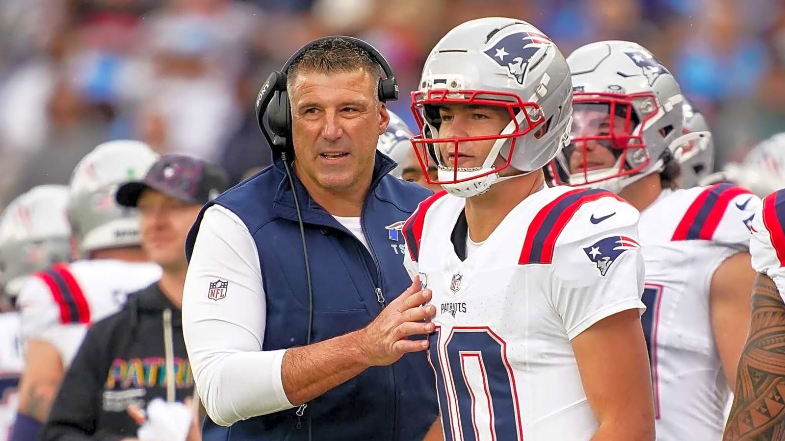 Mike Vrabel calls out Drake Maye after disastrous three-interception game