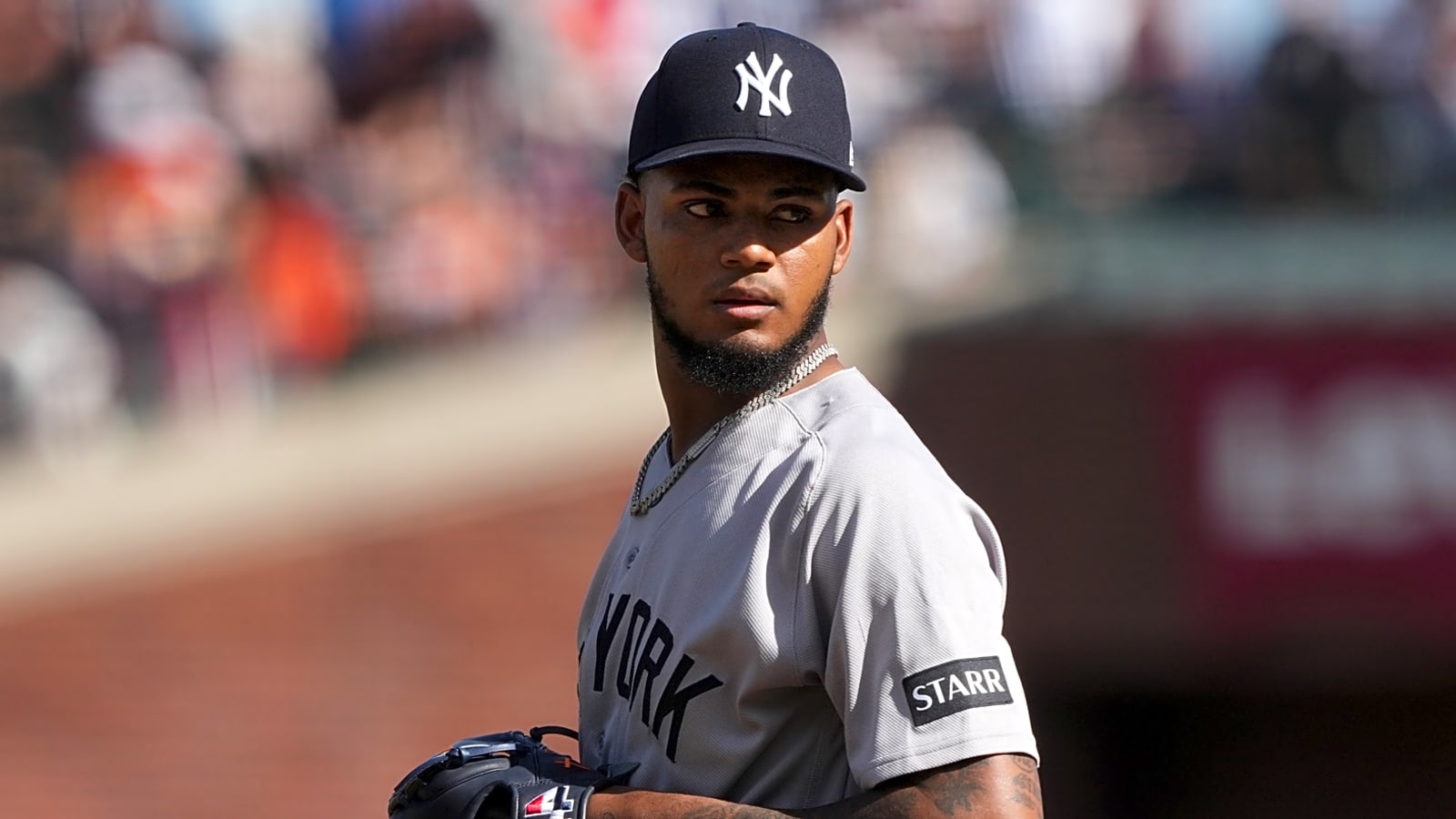 Yankees trading struggling reliever Camilo Doval to Pirates