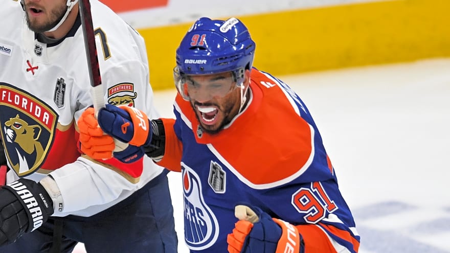 Trade grades: Canucks bail out division rival in Evander Kane trade