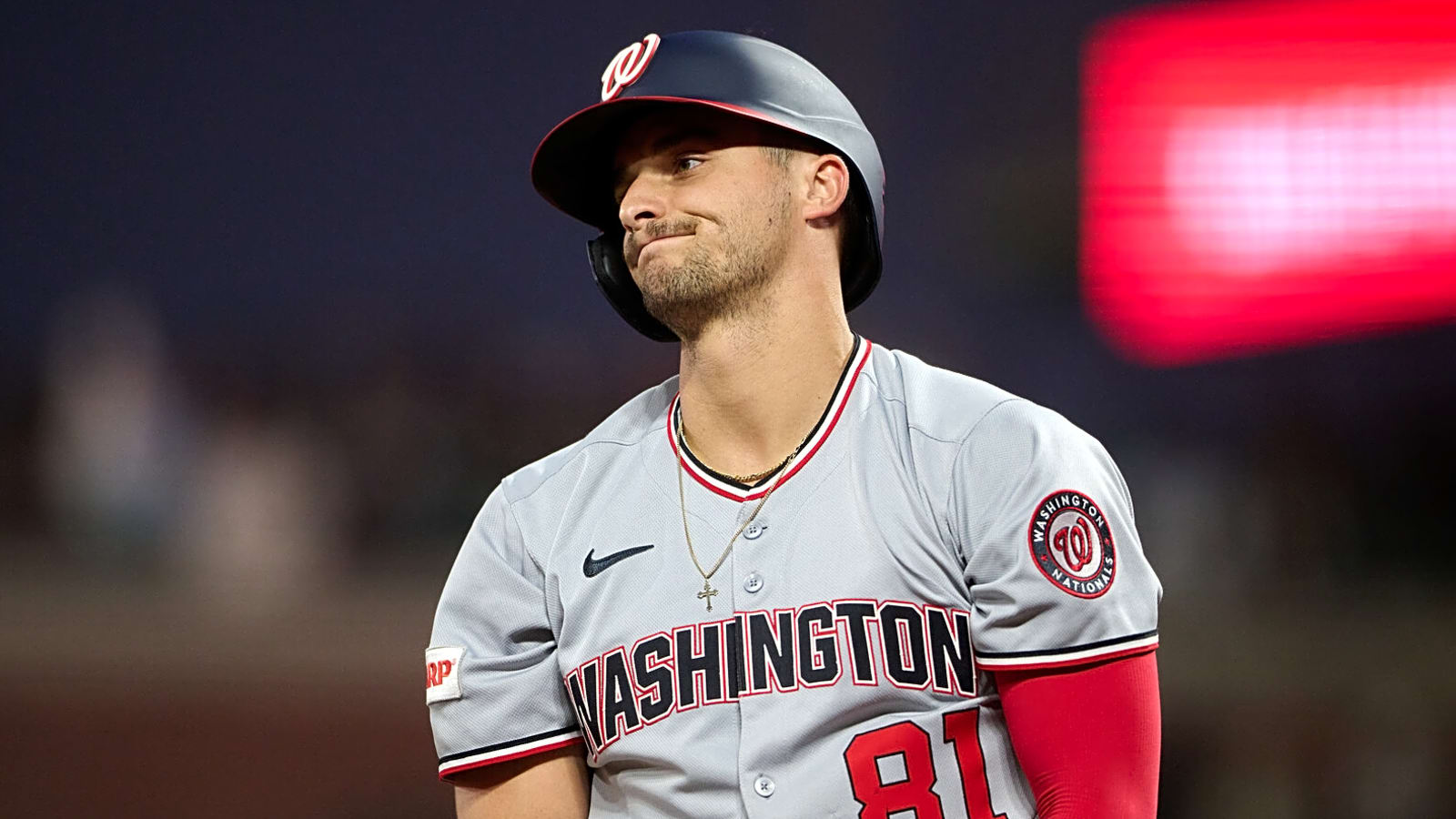 Nationals catcher suffers finger fracture