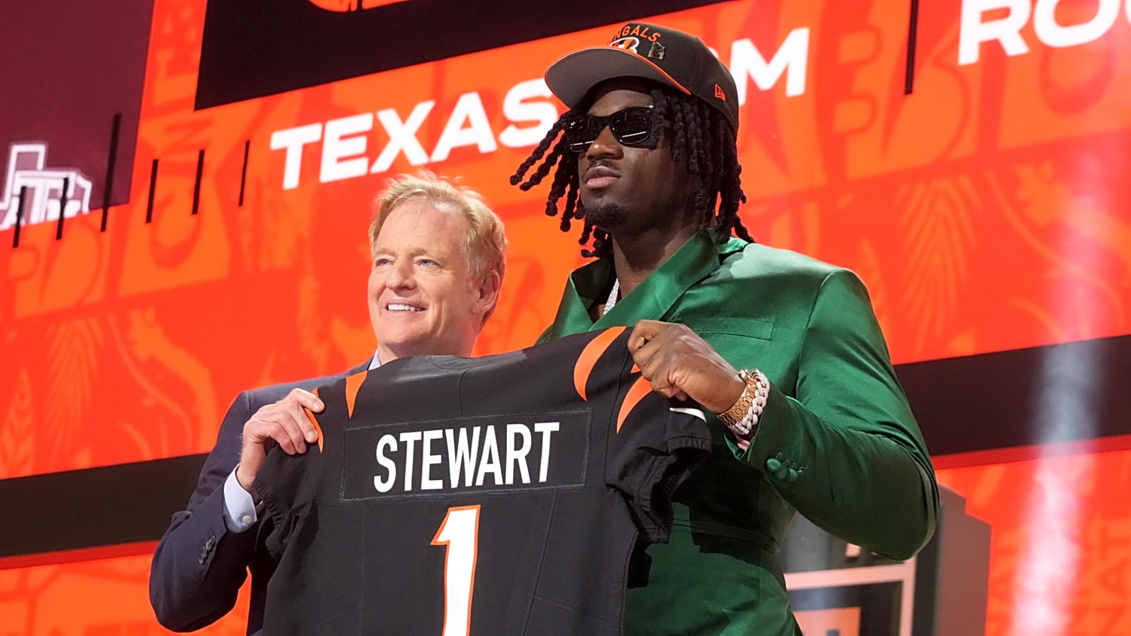 Unprecedented number of 2025 NFL Draft picks still unsigned