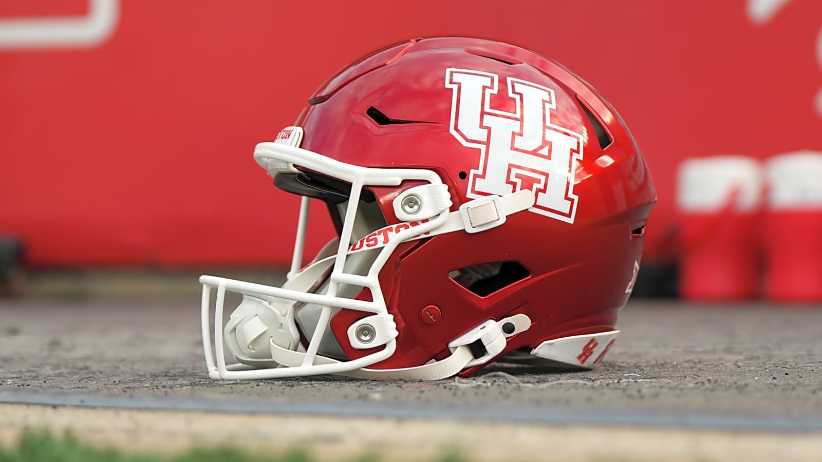 Family vibes helped Houston beat in-state competition for four-star WR