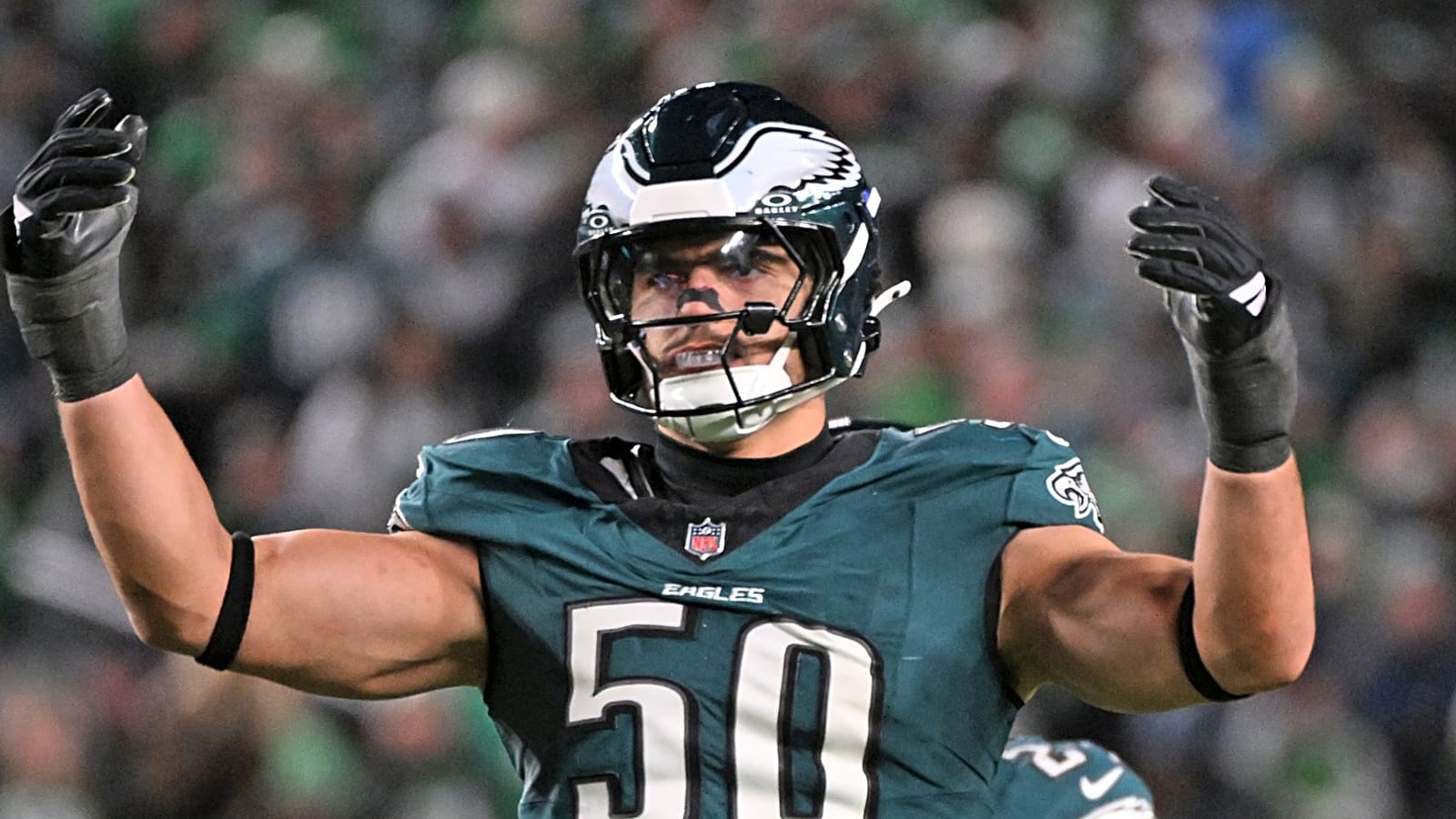 Panthers upgrade their defense by agreeing to terms with Jaelan Phillips