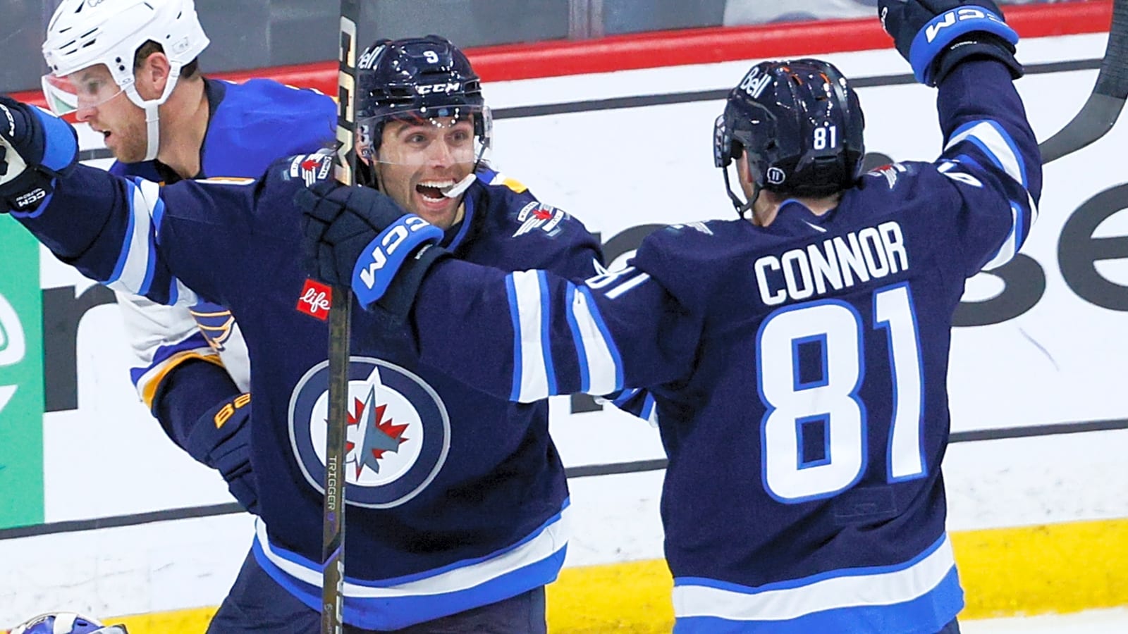 Watch: Jets rally for comeback Game 1 win vs. Blues