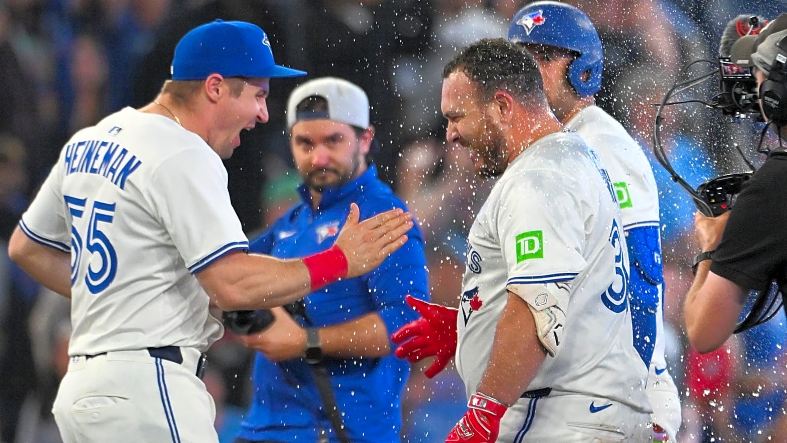 How does the Toronto Blue Jays’ catching tandem rank in MLB?