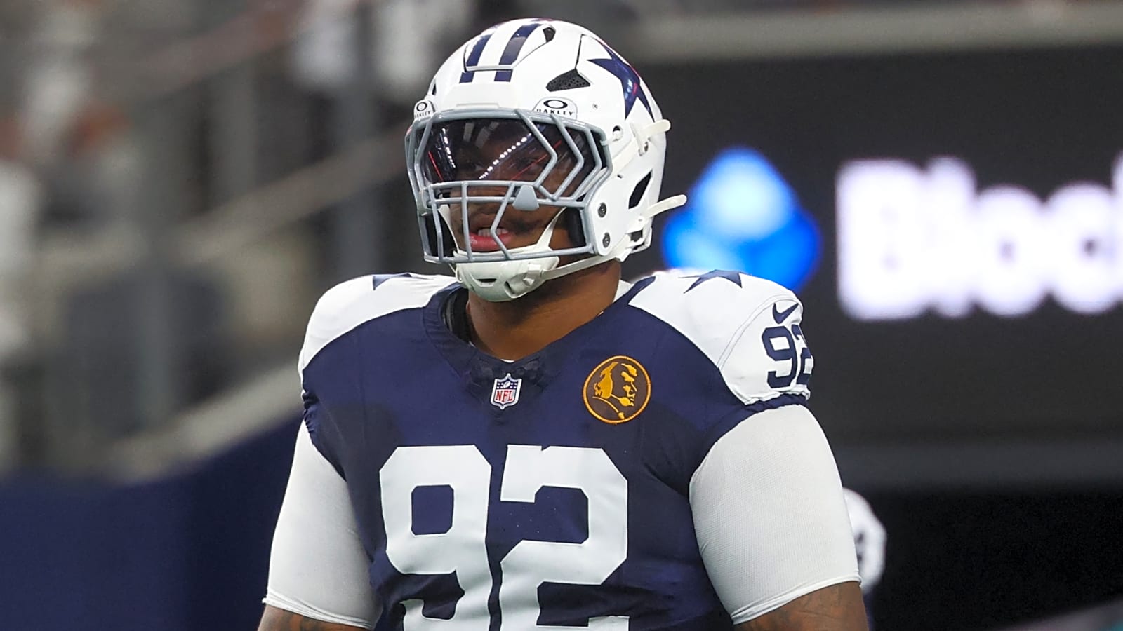 DE Marcus Davenport Retires