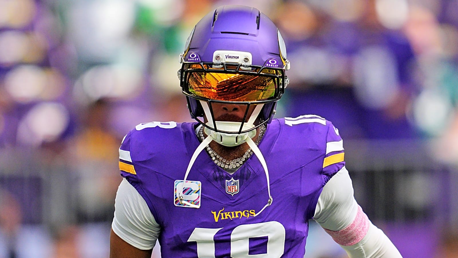 Vikings' Justin Jefferson defends struggling J.J. McCarthy