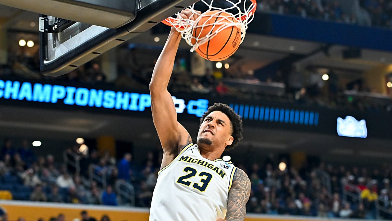 Another Cinderella stumbles as Michigan blows out St. Louis