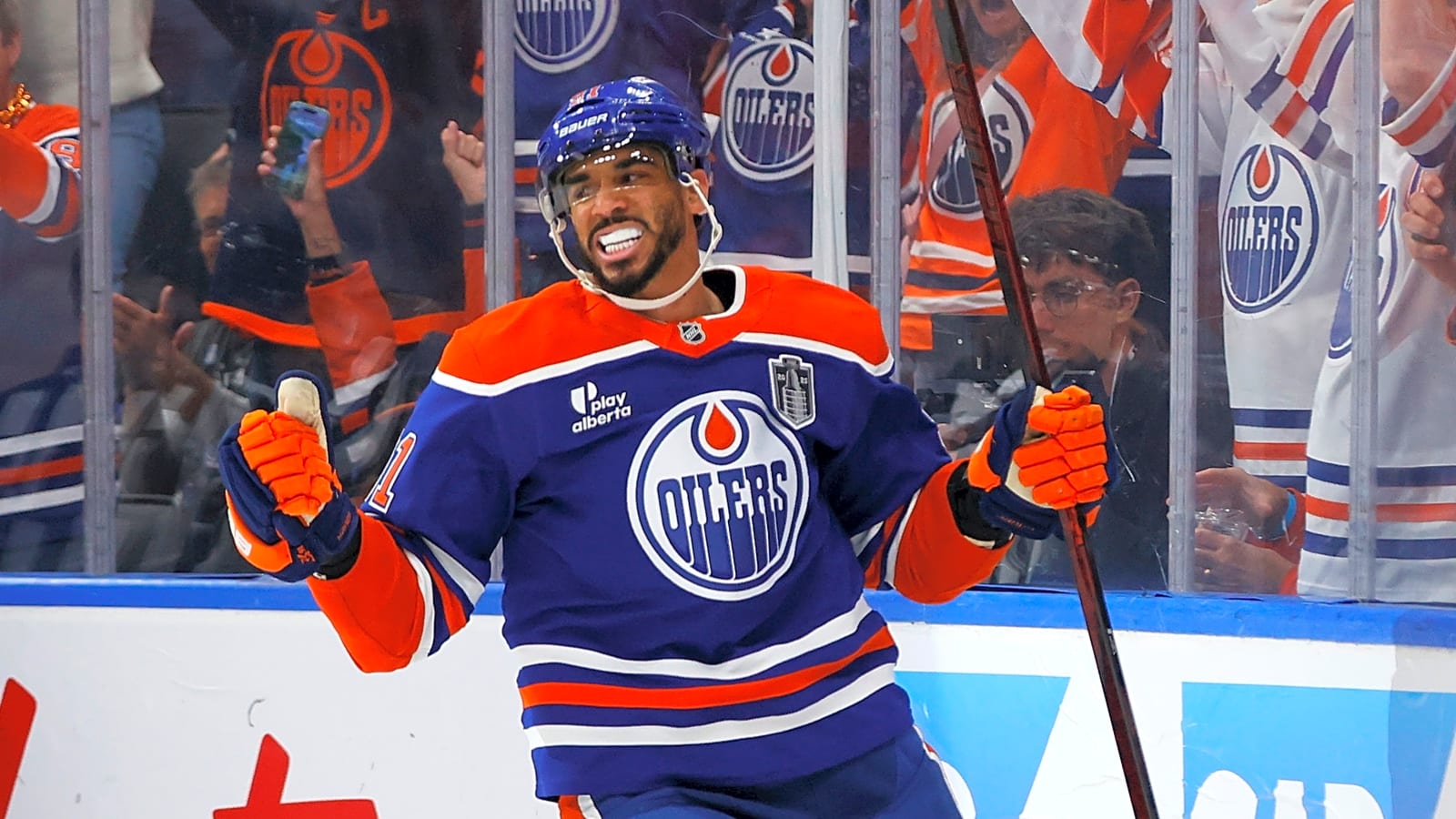 Evander Kane Issues First Statement After Being Traded to Vancouver Canucks