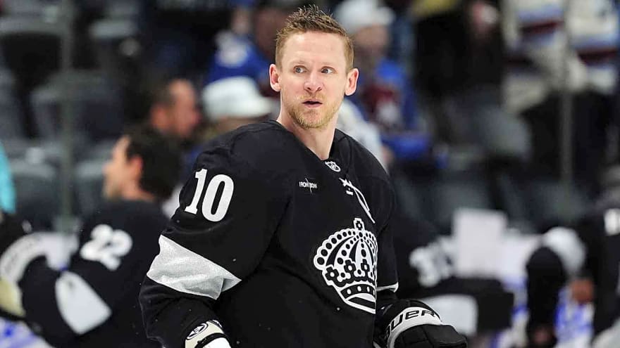 Kings’ Corey Perry dishes 500th NHL assist in style vs. Stars
