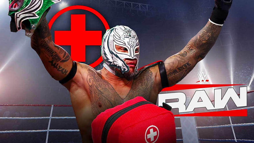 WWE Hall of Famer Rey Mysterio suffers apparent legit injury on RAW
