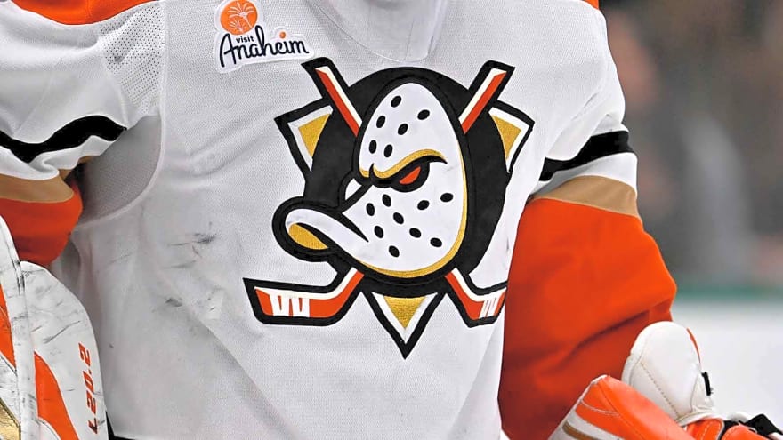 Ducks land intriguing prospect in Penguins trade