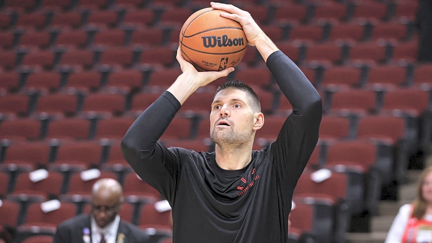 Nikola Vucevic gets standing ovation before making Celtics debut