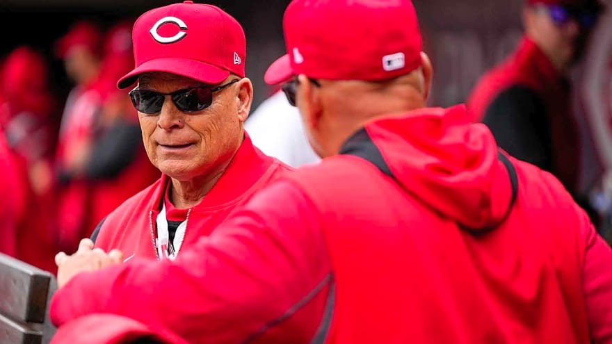 Reds make flurry of free agency moves