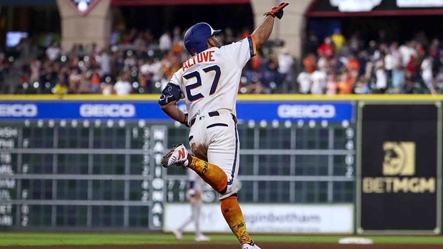 Astros’ Jose Altuve flashes vintage form with 2 home runs vs. Red Sox