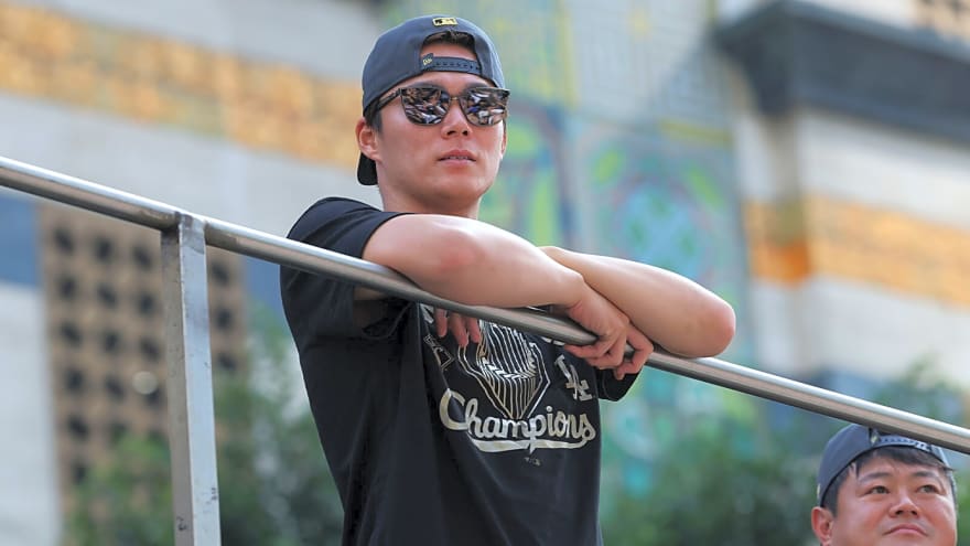 Dodgers’ Yoshinobu Yamamoto reunites with NPB teammates during holiday break