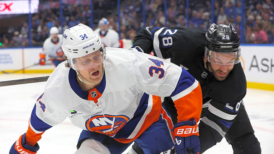 Islanders’ Patrick Roy gets brutally honest on replacing Alexander Romanov